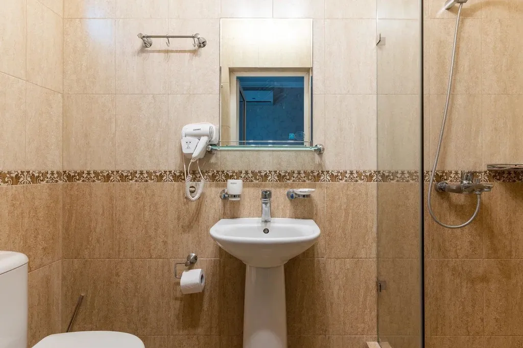 Двухкомнатный номер с подогреваемым бассейном и балконом