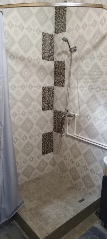 Романтик у реки