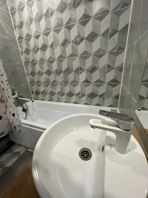 Студия в новом доме возле кадетского училища