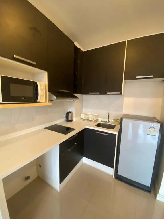 Стильная студия на последнем этаже с потрясающим видом на горы