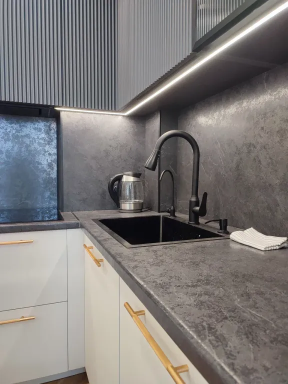 Современные, яркие апартаменты