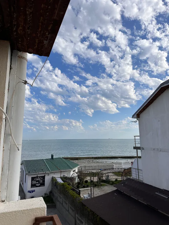 Трёхэтажный Дом в 15 м от моря вмещает до 12 взрослых гостей