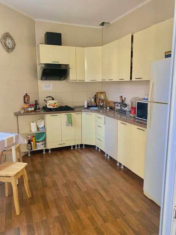 Квартира Квартира Четырехместный двухкомнатный номер в гостевом доме с бассейном — Лазаревское