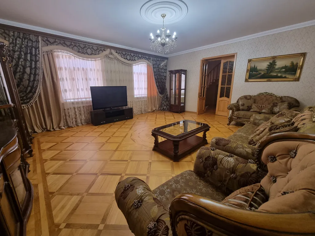 Коттедж 2х этажный дом в самом центре города — аренда посуточно в Дербент