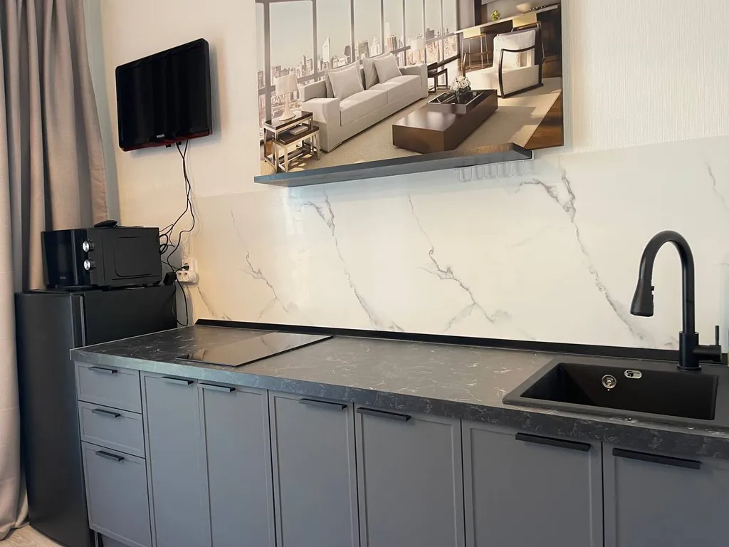 Уютная студия с видом на лес