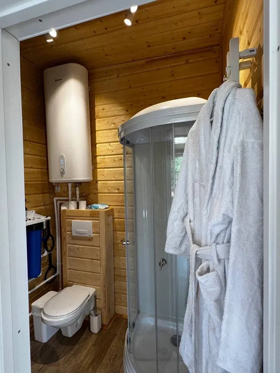 Дом для двоих с ванной и джакузи