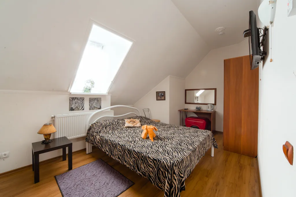 Большой дом с баней, бассейном, мангалом и парковкой