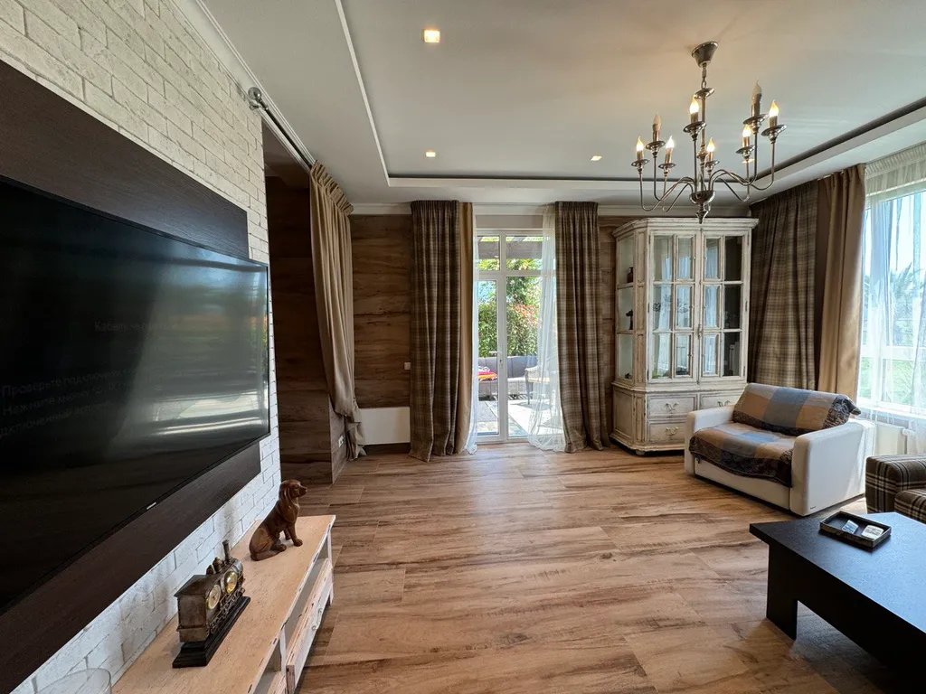 Апартамент с дизайнерским ремонтом в 100 шагах от моря и пляжа