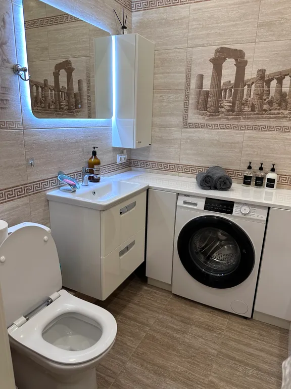 Уютная двухкомнатная квартира рядом с ТЦ Планета и Аквапарком