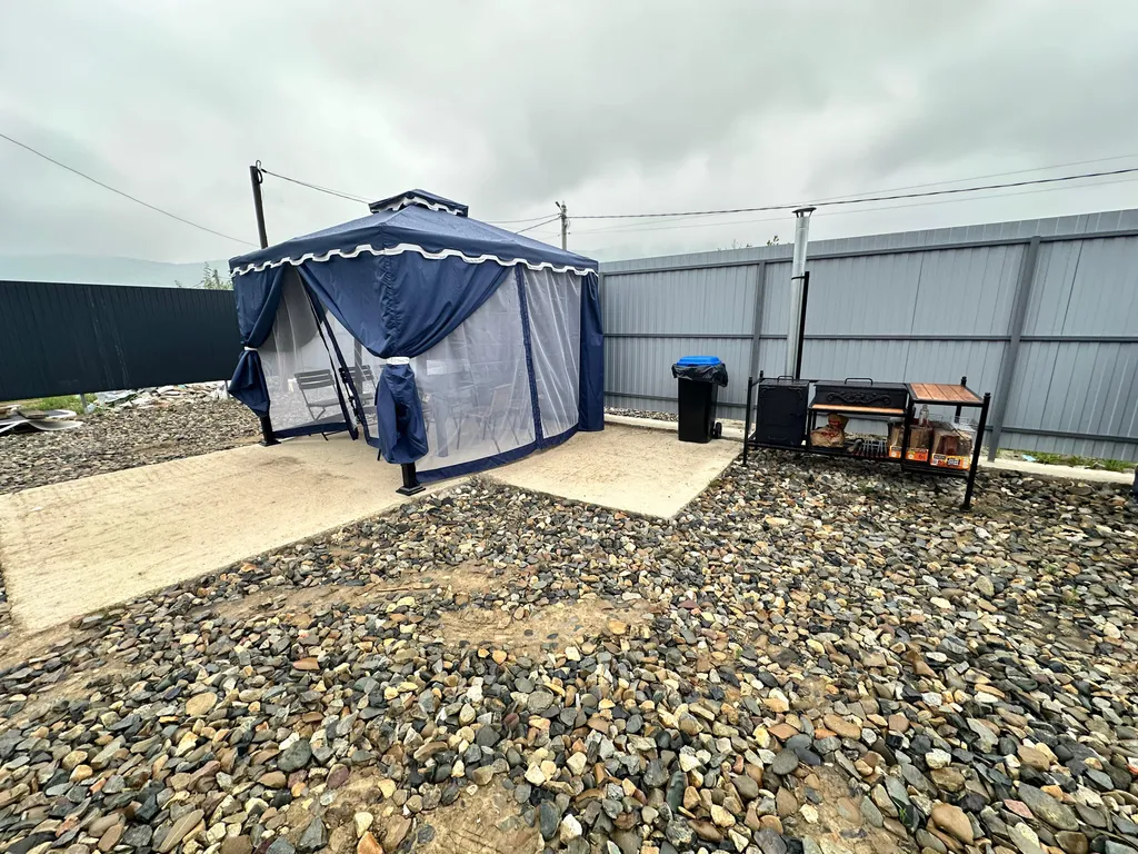 Коттедж Дом с бассейном и чаном — Безымянное