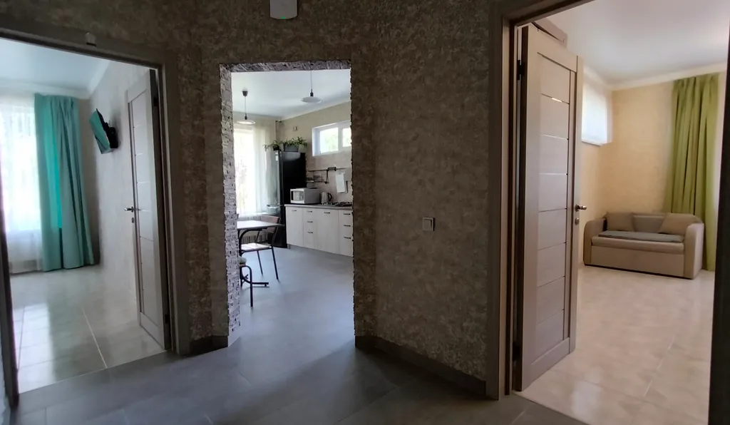 Коттедж Коттедж Этаж из двух номеров с собственными су в центре Геленджика — Геленджик