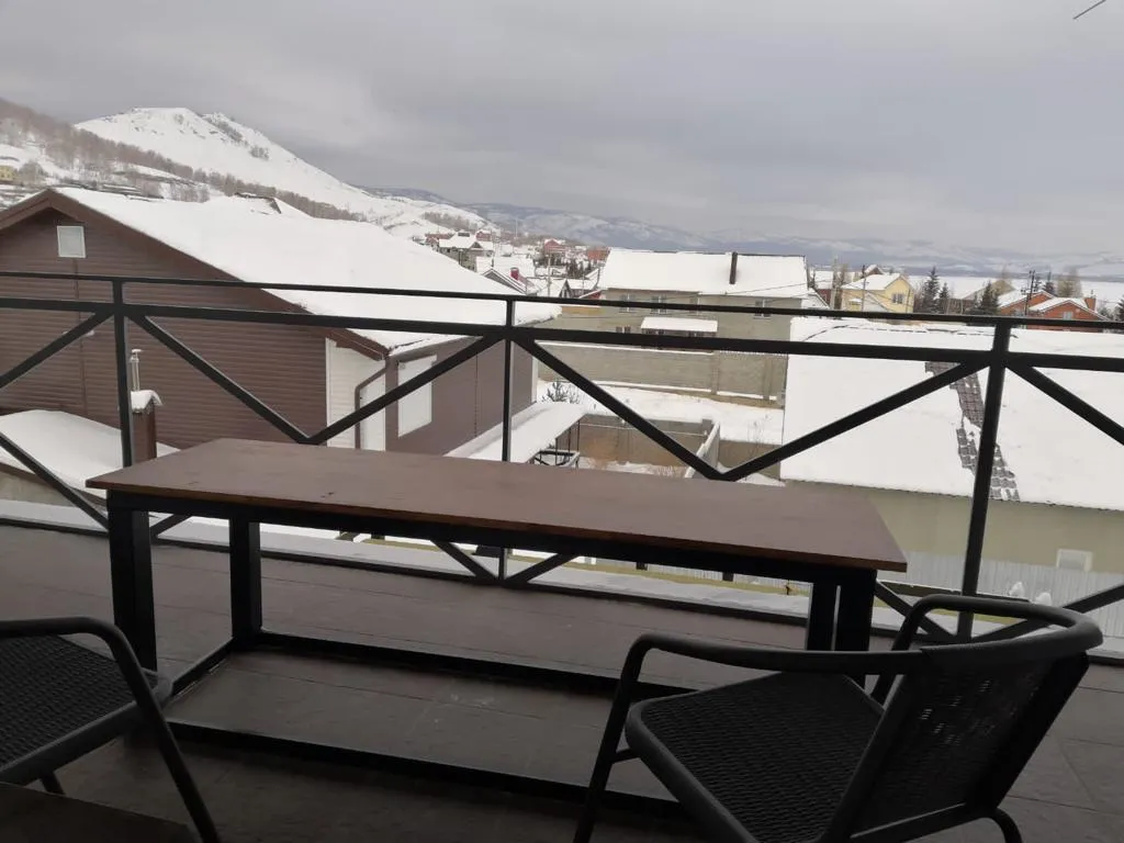 Бунгала на озере Банное