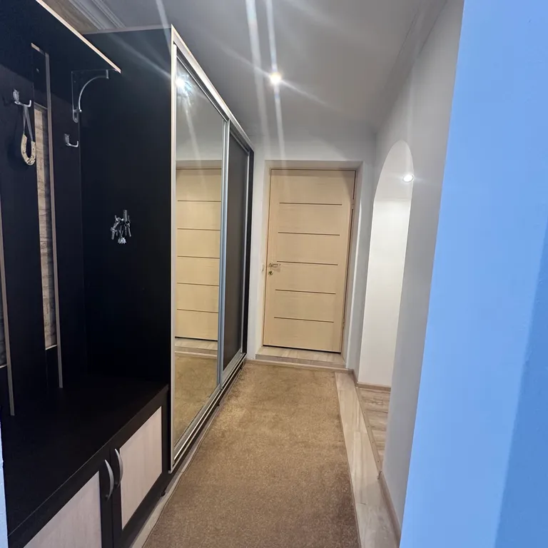 Отдыхай комфортно в гармонии с природой .

Квартира 100 кв. М.