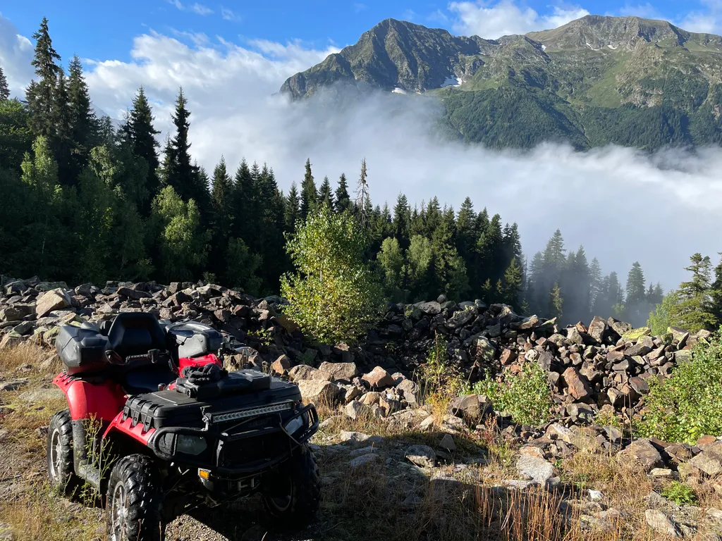 Уютный жилой дом в горах