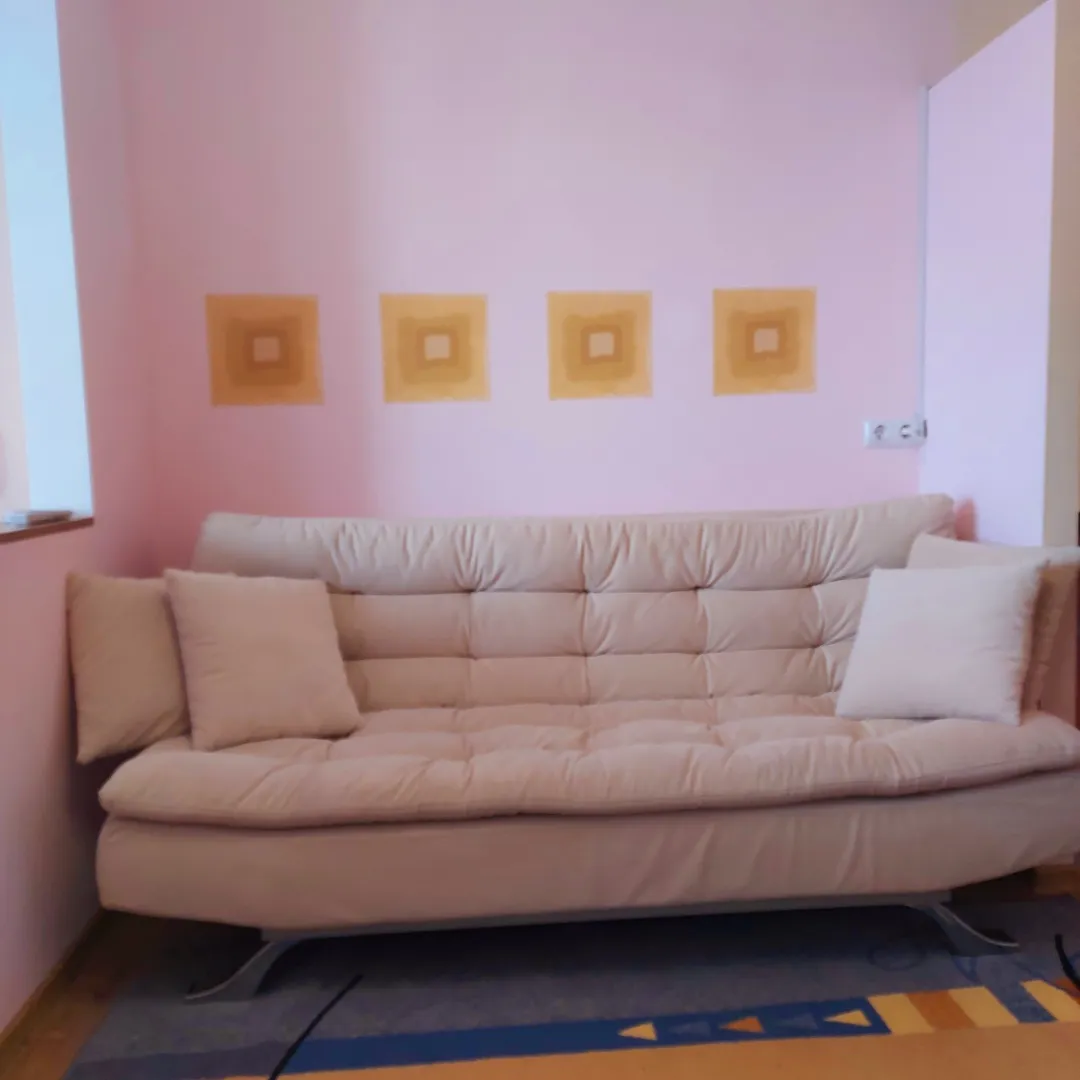 Раскладывающийся мягкий диван