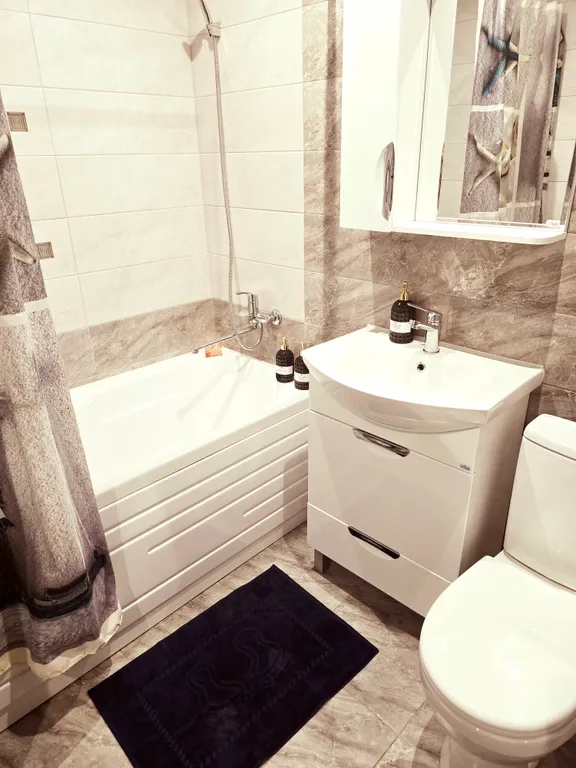 Шикарная квартира с огромным телевизором