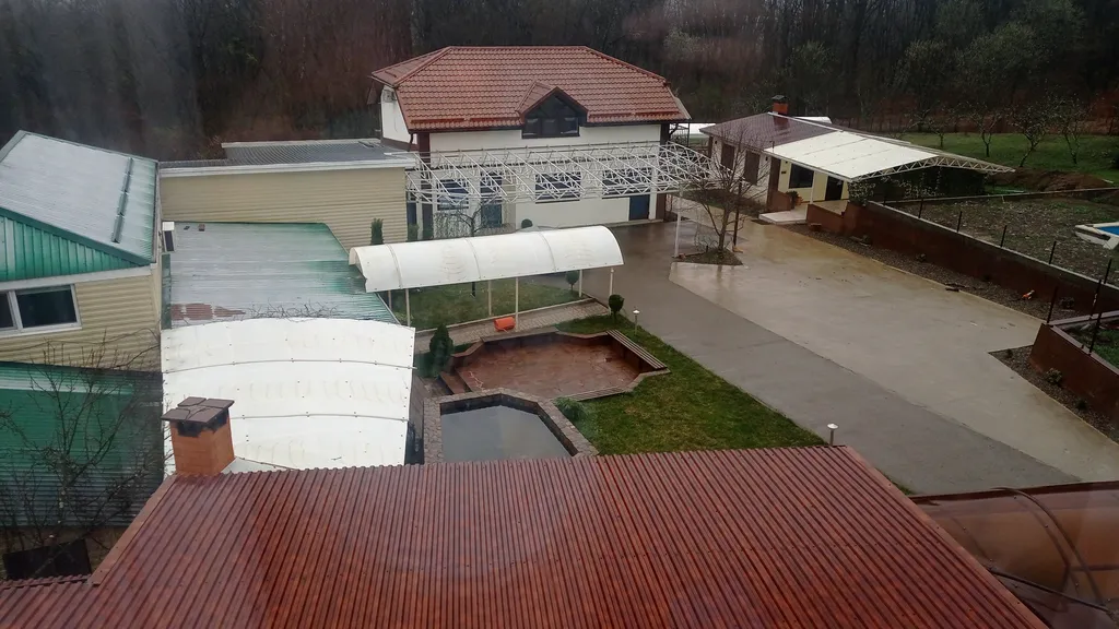 Дом возле термалок