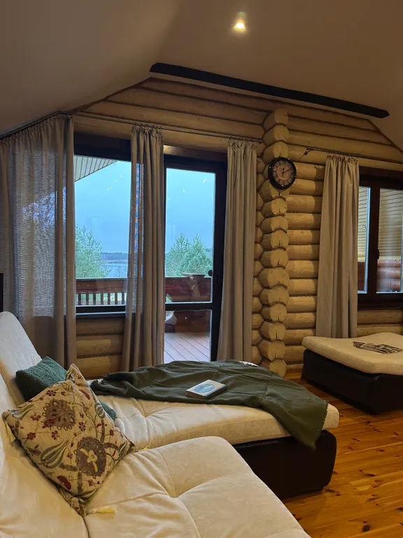 Гурница Хауз - уединенный дом на берегу озера