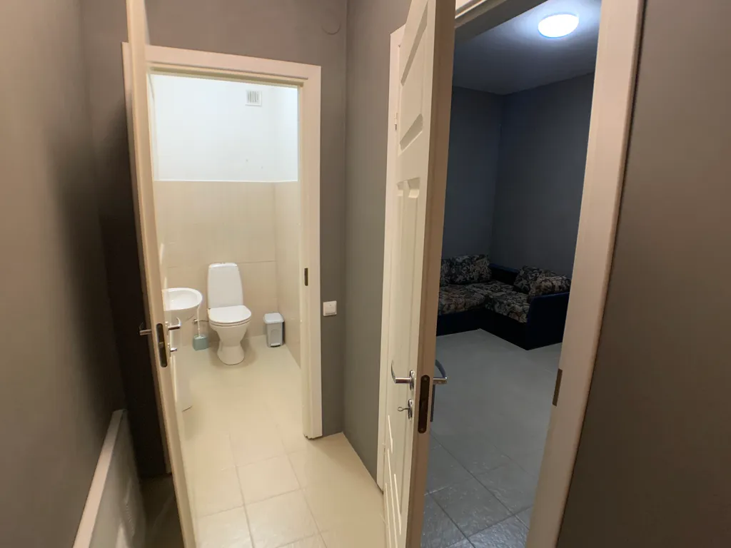 Коттедж на на берегу озера с банями и купелью