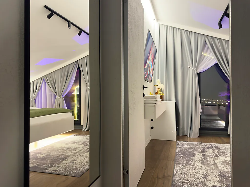 Дом DOUBLE с чаном на террасе