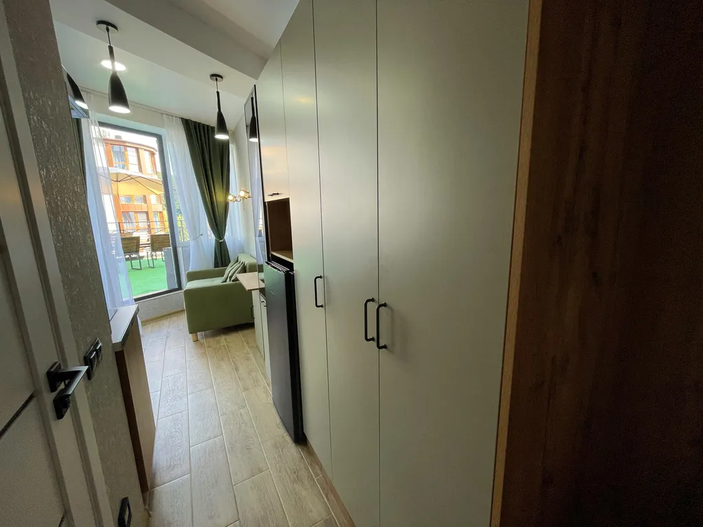 Апартаменты с террасой 60 м2 собственным бассейном, 3 минуты до пляжа