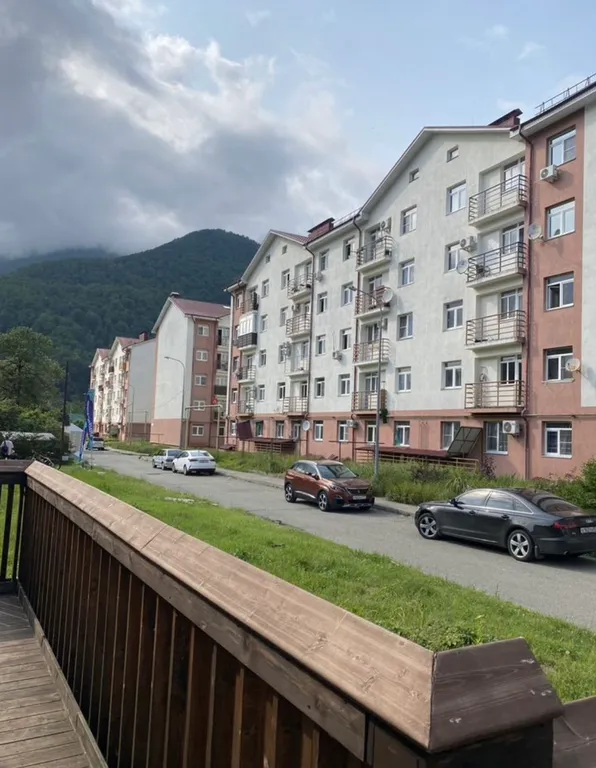 Белые горошины с видом на Marriott, горы, казино