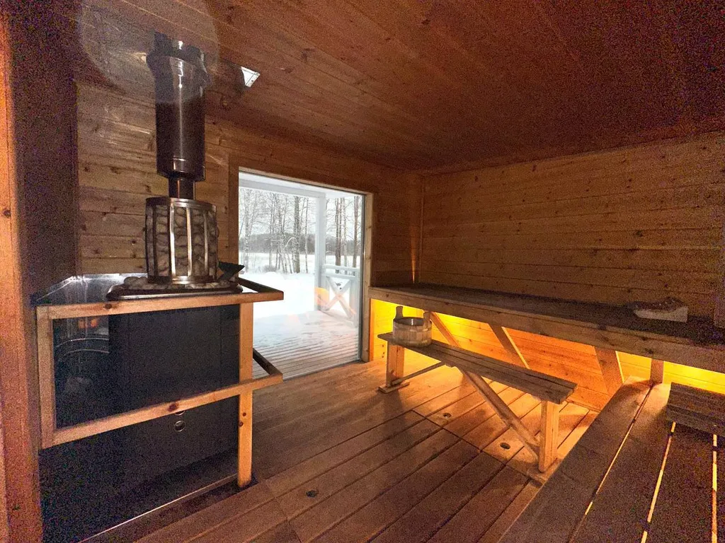 Дом на берегу озера