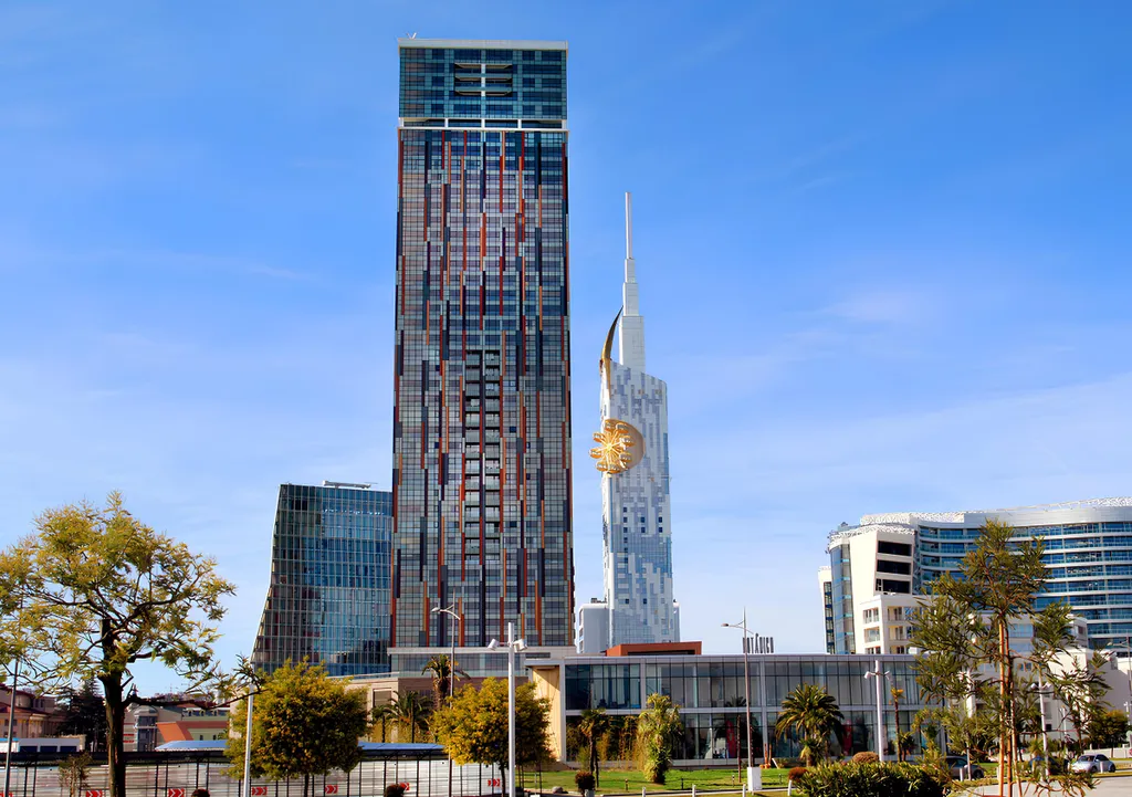 Трехкомнатная квартира на берегу моря с шикарным видом в Porta Tower