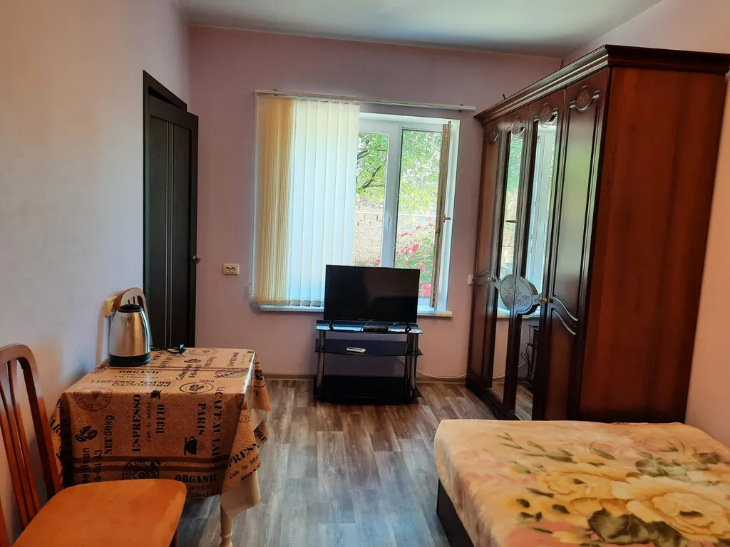 Коттедж Дом с Орлами — Севастополь