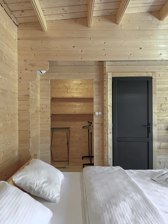 Уютный коттедж с бассейном — аренда посуточно в Агудзера