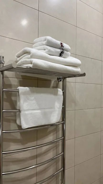 Дом в лесу с теплым бассейном и баней