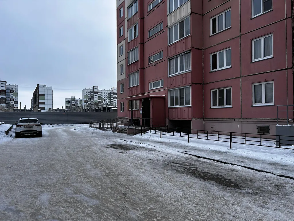 Современная квартира рядом с МНТК имени Федорова и СК Заря