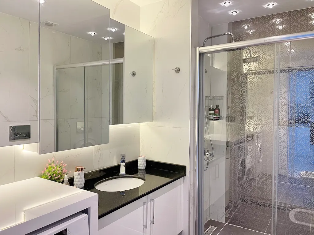 Стильные апартаменты в центре у пляжа Клеопатра