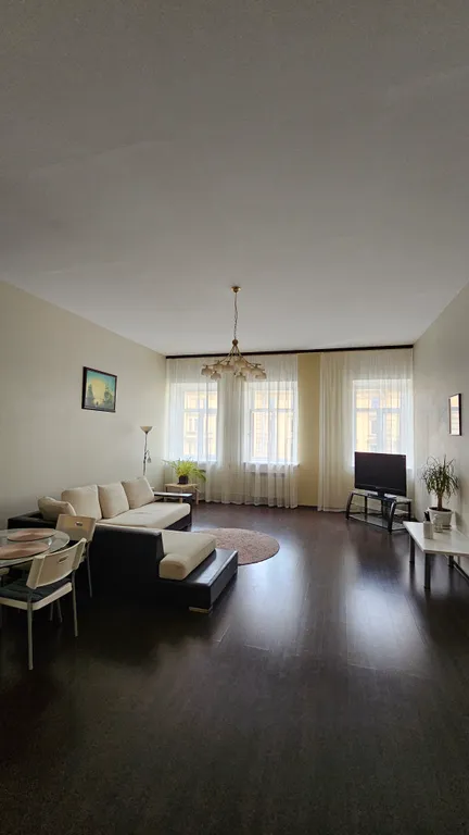 Квартира Трёхкомнатная квартира с видом на Канал, 3 минуты от Казанского Собора — Санкт-Петербург