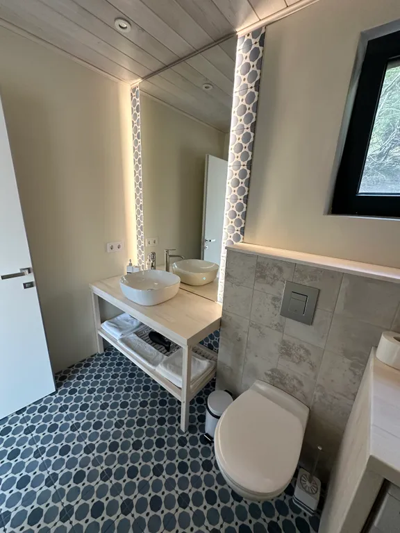 Коттедж с джакузи и видом на горы