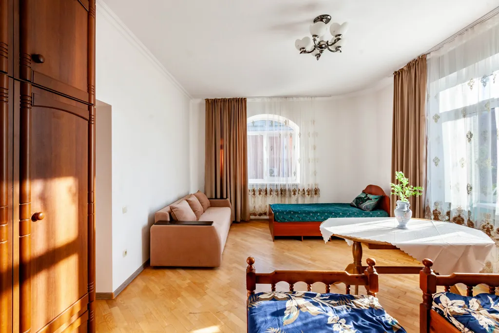 Уютный дом в центре города