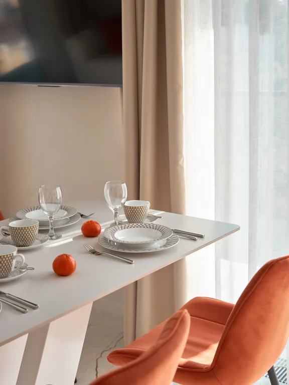 Современная, новая квартира с видом на горы