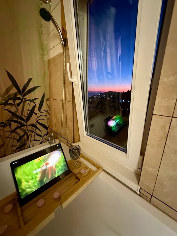 Уютный домик с видом на море