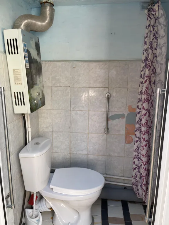 Домик с двумя смежными комнатами недалеко от моря