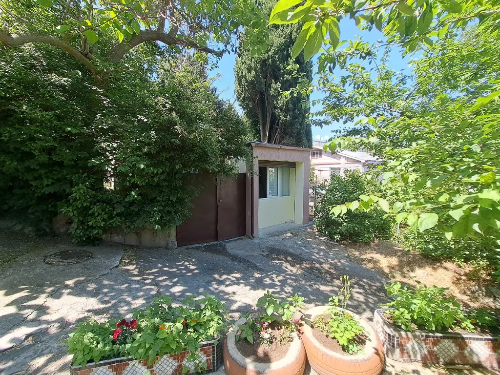 Отдельно стоящий домик евродвушка