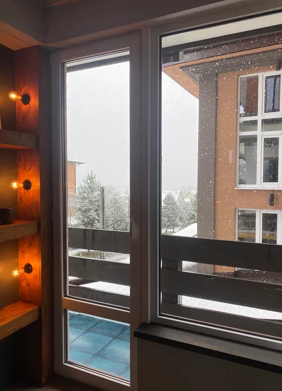 Квартира с большим балконом в горах