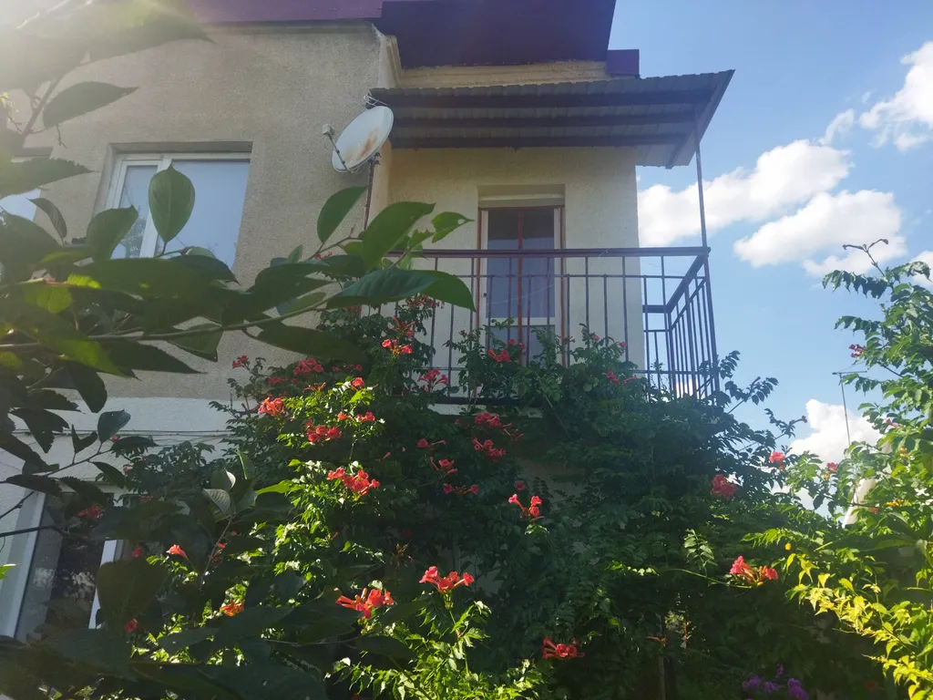 Просторная двухэтажная квартира на площади Возрождения