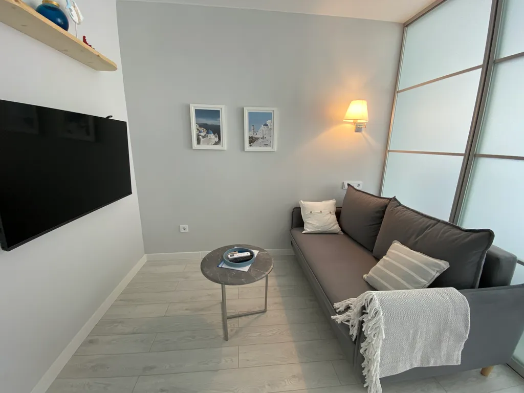 Море через дорогу