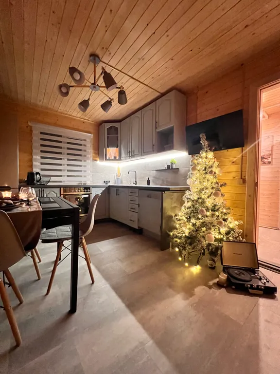 Загородный дом со всеми удобствами рядом с речкой и озером