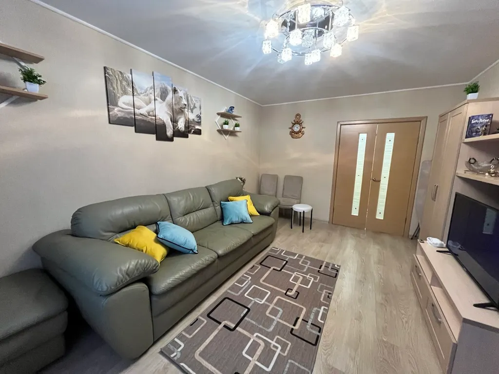 Большая тёплая уютная квартира с тремя отдельными комнатами и лоджией