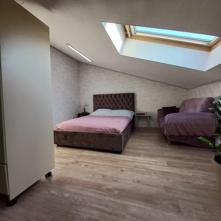 Квартира Квартира Уютная студия в мансарде рядом с Амалиенау — Калининград