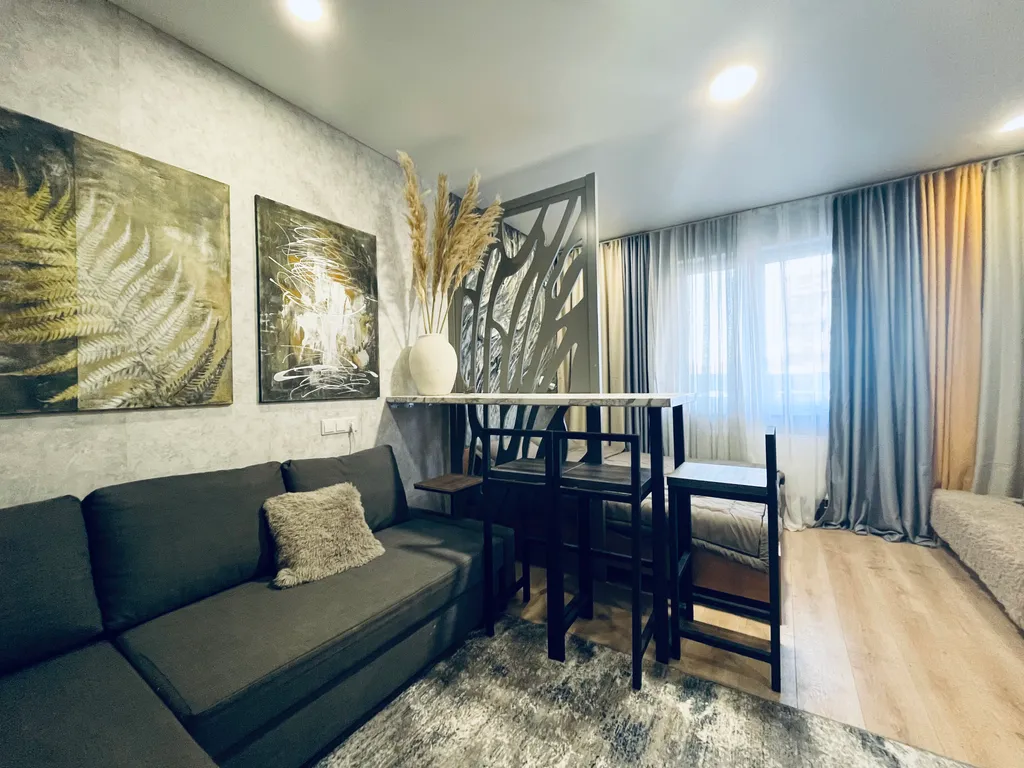 Уютная солнечная студия