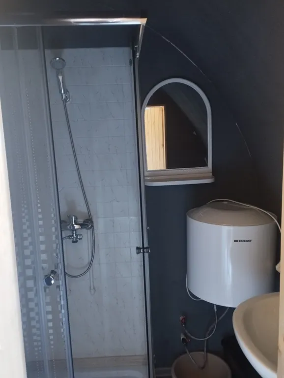 Уютный деревянный домик с удобствами