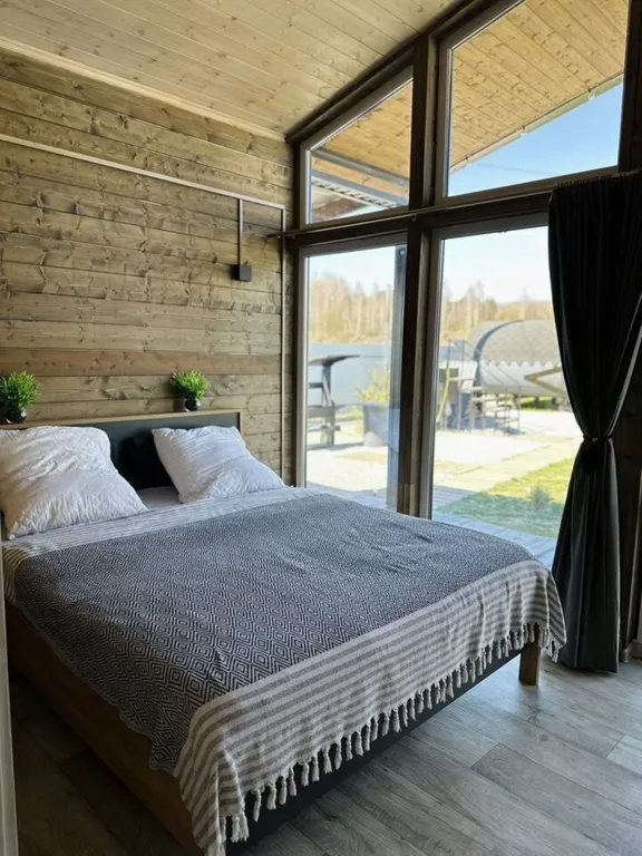 Современный дом с баней и чаном