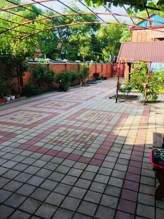 Комната с балконом в частном доме у моря